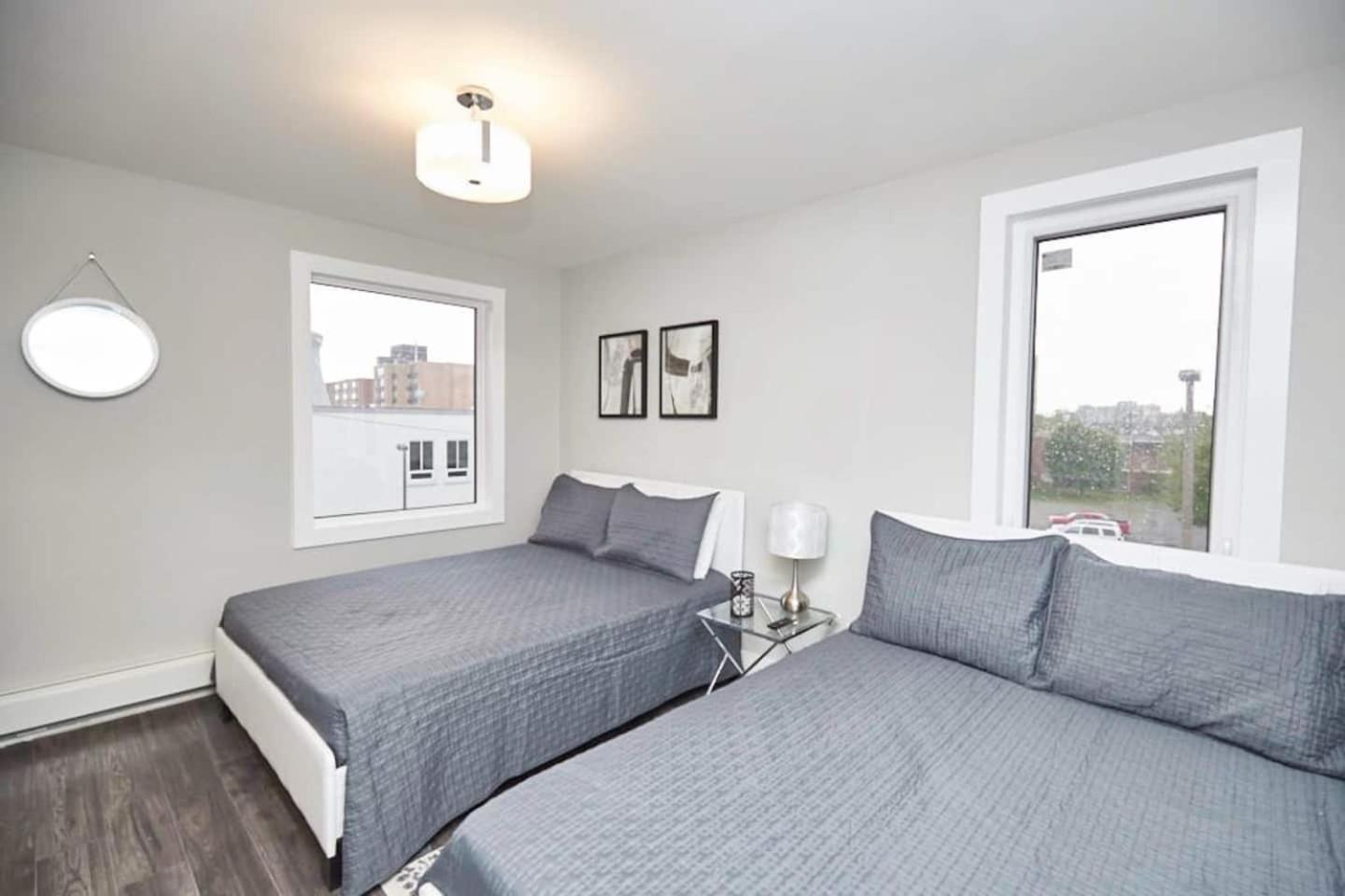 Apartment Clifton Hill Hideaway 3b - Two Bedroom Niagara Falls