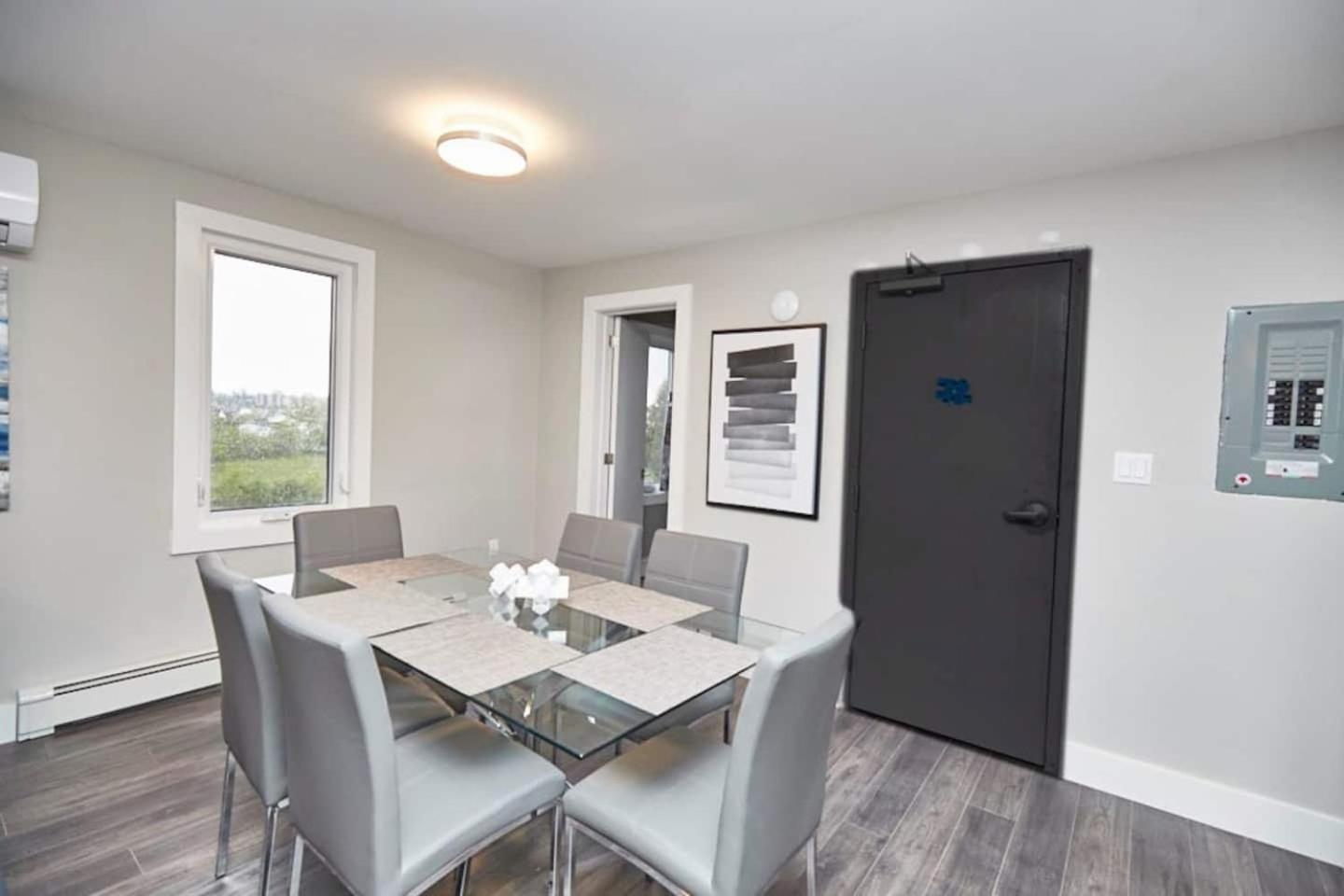 Clifton Hill Hideaway 3b - Two Bedroom Apartment